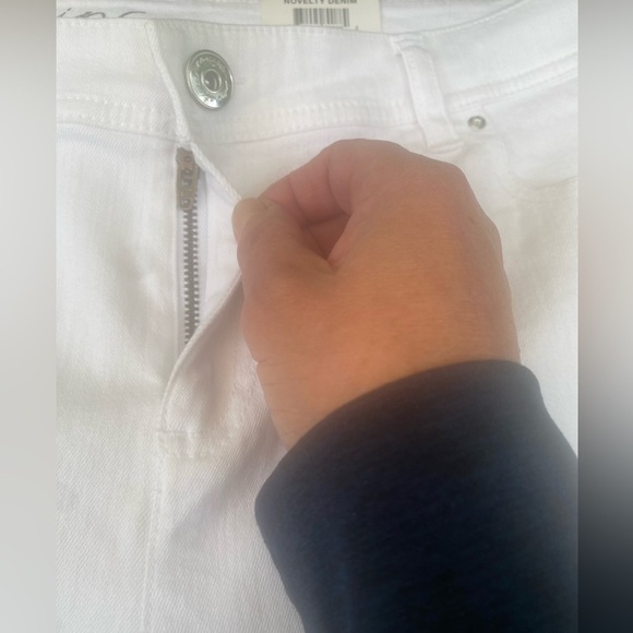 I.n.c. INTERNATIONAL CONCEPTS
NWT 14P Women's High Rise Denim
Bermuda Shorts - Picture 13 of 16